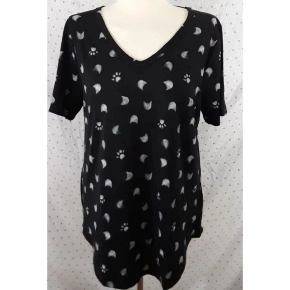 Lularoe Iris top cat heads & paw print